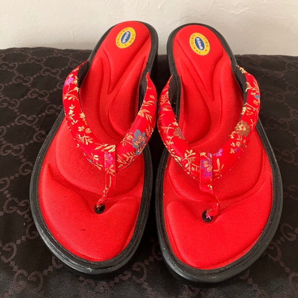 Dr. Scholl’s Asian inspired sandals/slippers - Picture 1 of 10